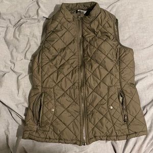 Fuinloth Green Vest! Only worn once!